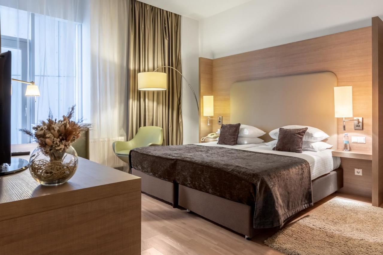 Ramada Encore Kiev Esterno foto
