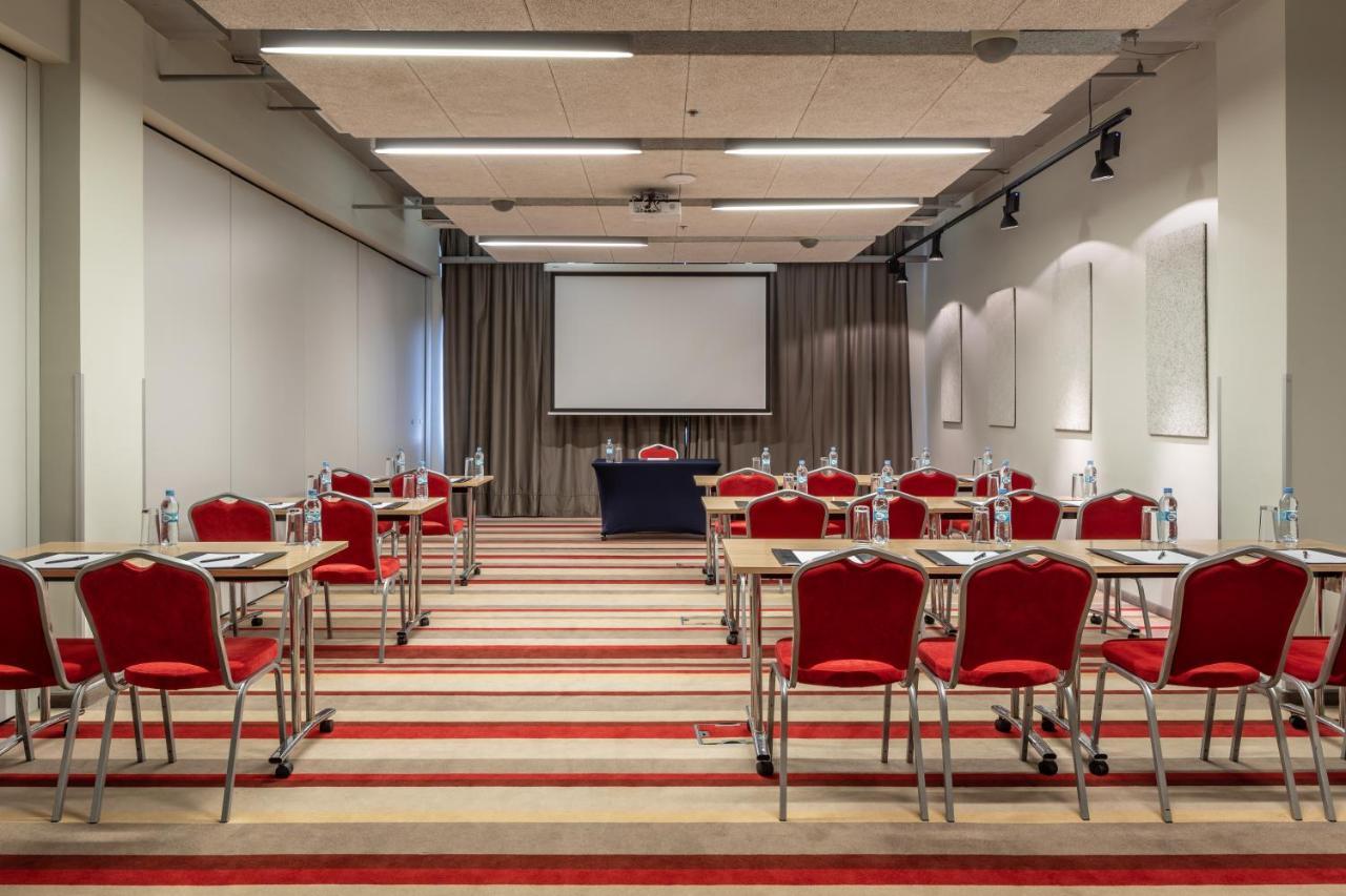 Ramada Encore Kiev Esterno foto