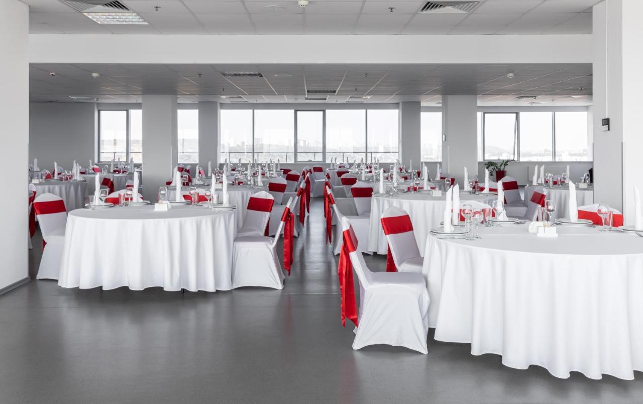 Ramada Encore Kiev Esterno foto
